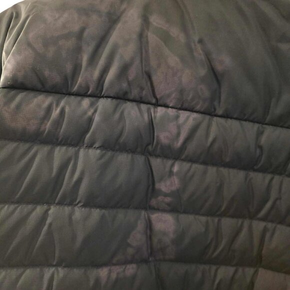 BLACK NORTH FACE COAT WITH BLEMISH ON BACK - Picture 3 of 6